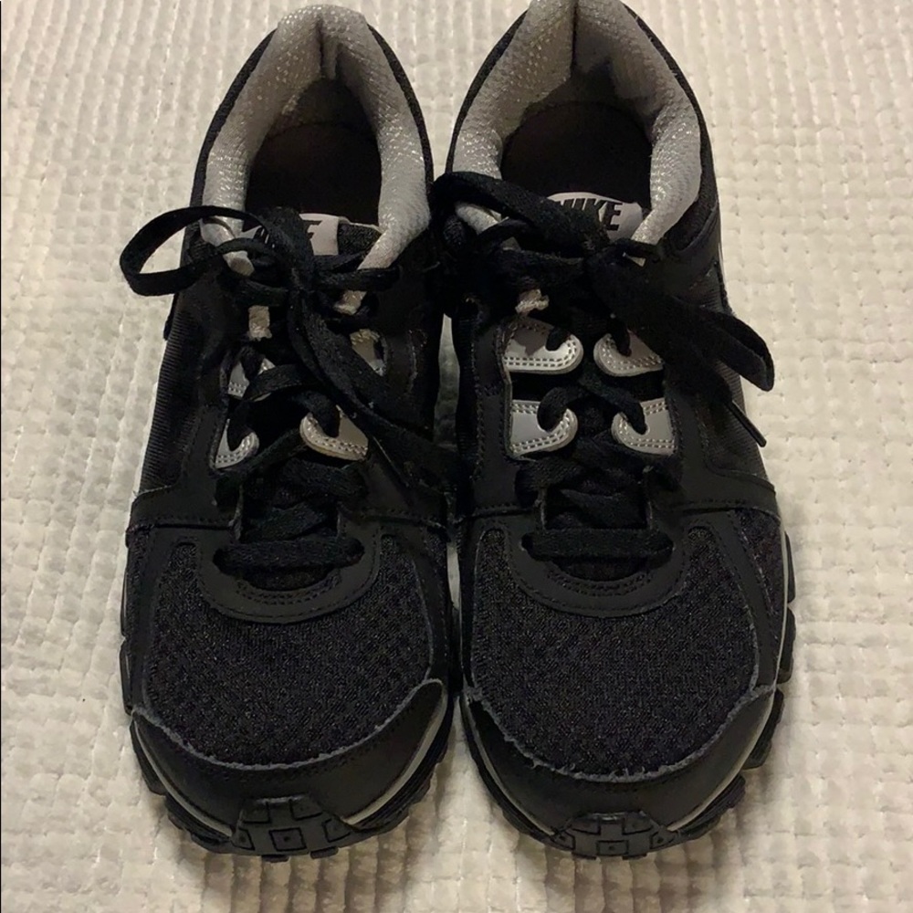 Black and grey snickers